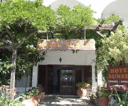 Sunset Hotel 2*